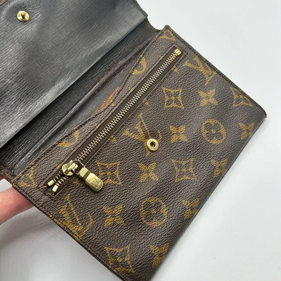 Louis Vuitton Wallet - Picture 8 of 10